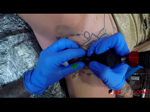 ❤️ Sully Savage, une chaudasse extrêmement tatouée, s'est fait tatouer le clitoris. ️❌ Vidéo anal at us fr.studiya-lpg-massazha-na-metro-vodnyj-stadion.ru ❌❤